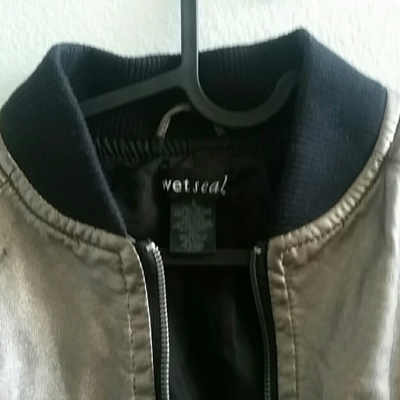 Jacket - Picture 3 of 3